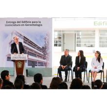 El secretario de Bienestar, Juan Carlos González Romero en la entrega del edificio para la Licenciatura en Gerontología de la Universidad Autónoma del Estado de México (UAEMéx).