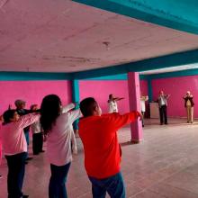 La Brigada Multidisciplinaria de la Secretaria de Bienestar impartió un taller sobre actividad física en la tercera edad.