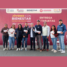 Juan Carlos González Romero, secretario de Bienestar, entregó mil 100 tarjetas del programa Jóvenes con Bienestar en Tlalnepantla.