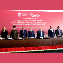 En representación de la Gobernadora Delfina Gómez Álvarez, Juan Carlos González Romero, Secretario de Bienestar, encabezó la Ceremonia Conmemorativa del 131 Aniversario del Nacimiento de Gustavo Baz Prada.